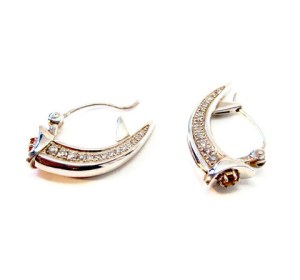 Pavé Wold Claw Earrings